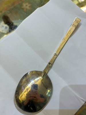 Lot 240 - A Charles II provincial silver Puritan spoon