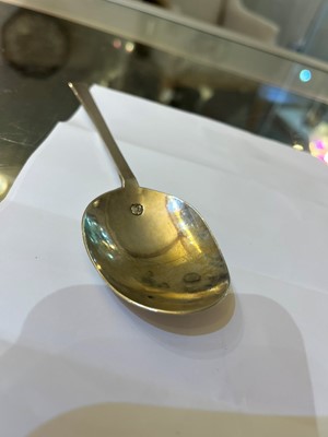 Lot 240 - A Charles II provincial silver Puritan spoon