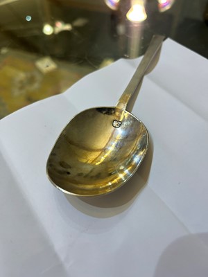 Lot 240 - A Charles II provincial silver Puritan spoon
