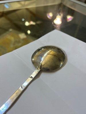 Lot 240 - A Charles II provincial silver Puritan spoon