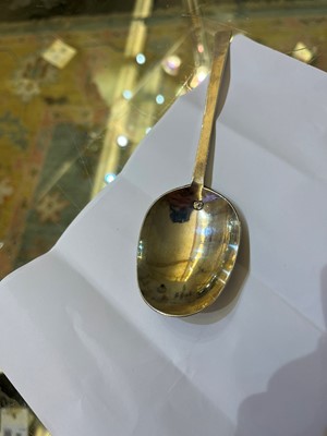 Lot 240 - A Charles II provincial silver Puritan spoon