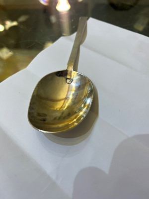 Lot 240 - A Charles II provincial silver Puritan spoon