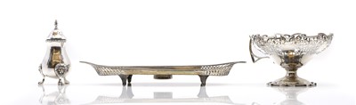 Lot 6 - A collection of silver items