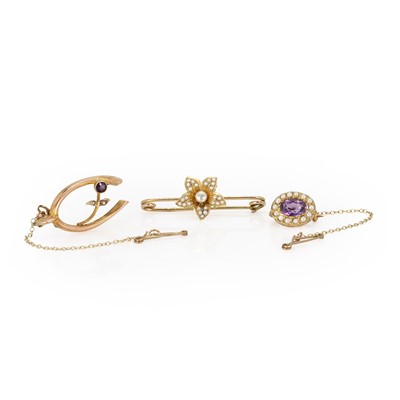 Lot 193 - A trio of Victorian and later gold brooches