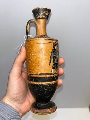 Lot 99 - An Attic black-figured lekythos in the manner of the Haimon painter