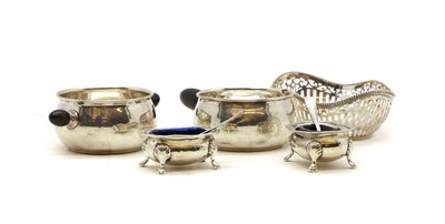 Lot 35 - A collection of silver items