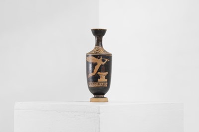 Lot 87 - An Attic red-figure lekythos