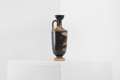 Lot 87 - An Attic red-figure lekythos