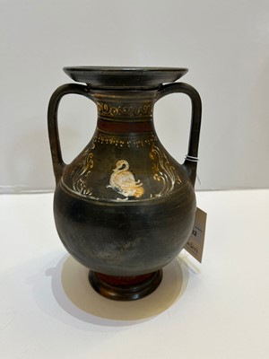 Lot 82 - An Apulian Gnathian ware pottery pelike