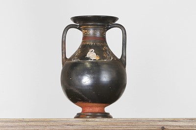 Lot 82 - An Apulian Gnathian ware pottery pelike