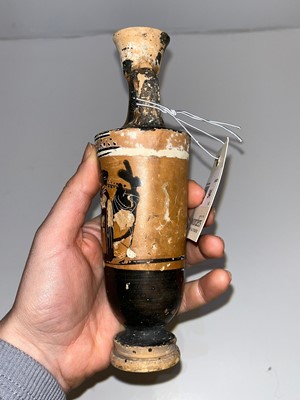 Lot 94 - An Attic black-figure pottery lekythos