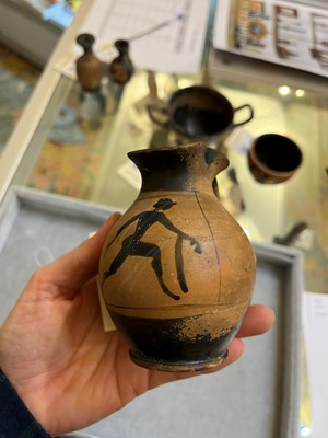 Lot 90 - A group of six small classical pottery vessels