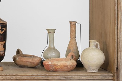 Lot 88 - A group of five small Roman antiquities