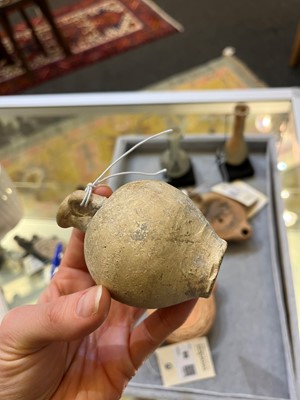 Lot 88 - A group of five small Roman antiquities