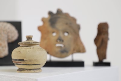 Lot 100 - A group of five small antiquities