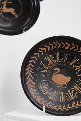 Lot 101 - A group of four Apulian pottery antiquities