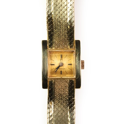 Lot 340 - A ladies' 18ct gold Omega mechanical bracelet watch