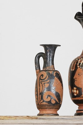 Lot 84 - An Apulian squat red figure pottery lekythos