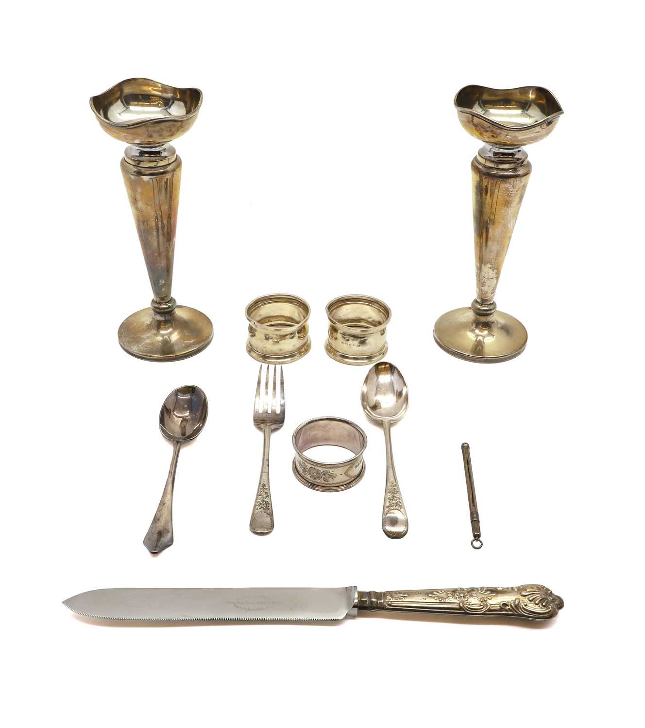 Lot 22 - A collection of silver items