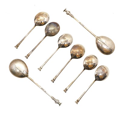 Lot 24 - A pair of silver 'Apostle' spoons