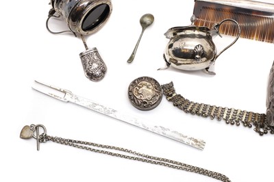 Lot 43 - A group of silver items