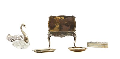 Lot 18 - A collection of silver items
