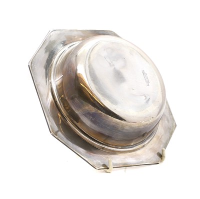 Lot 68 - A silver muffin dish, cover and liner