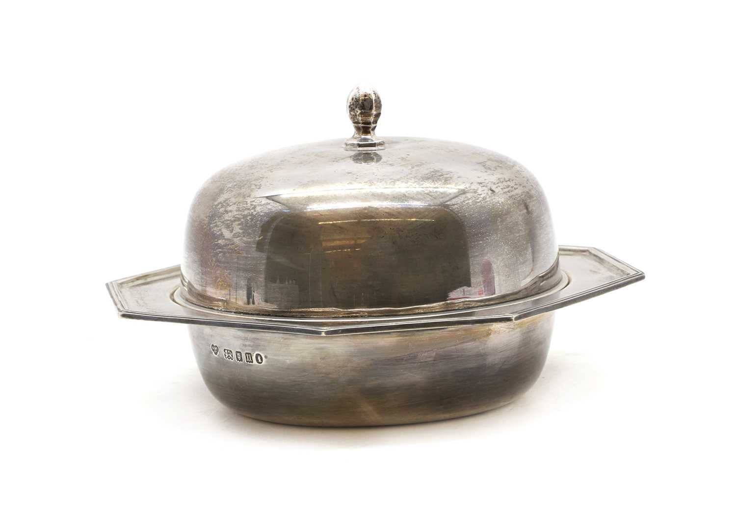 Lot 68 - A silver muffin dish, cover and liner