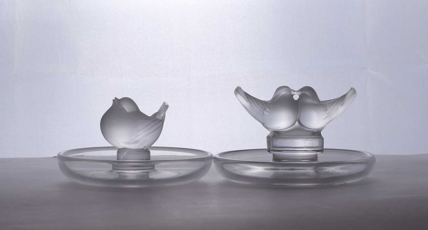 Lot 197 - A Lalique glass 'deux colombes' cendrier