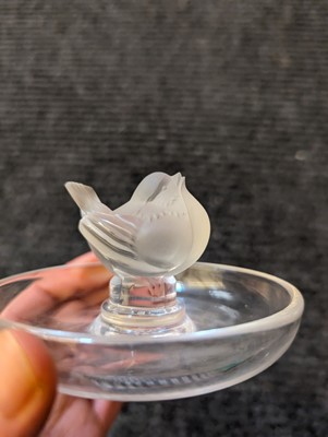 Lot 197 - A Lalique glass 'deux colombes' cendrier