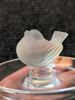 Lot 197 - A Lalique glass 'deux colombes' cendrier