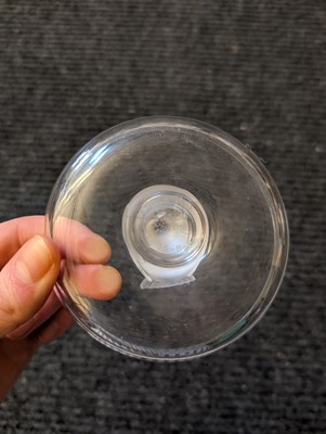 Lot 197 - A Lalique glass 'deux colombes' cendrier