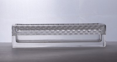 Lot 202 - A Lalique glass 'Feston' pattern glass centrepiece section