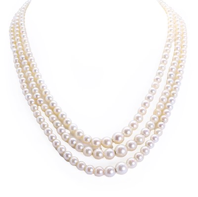 Lot 212 - A three row cultured pearl necklace