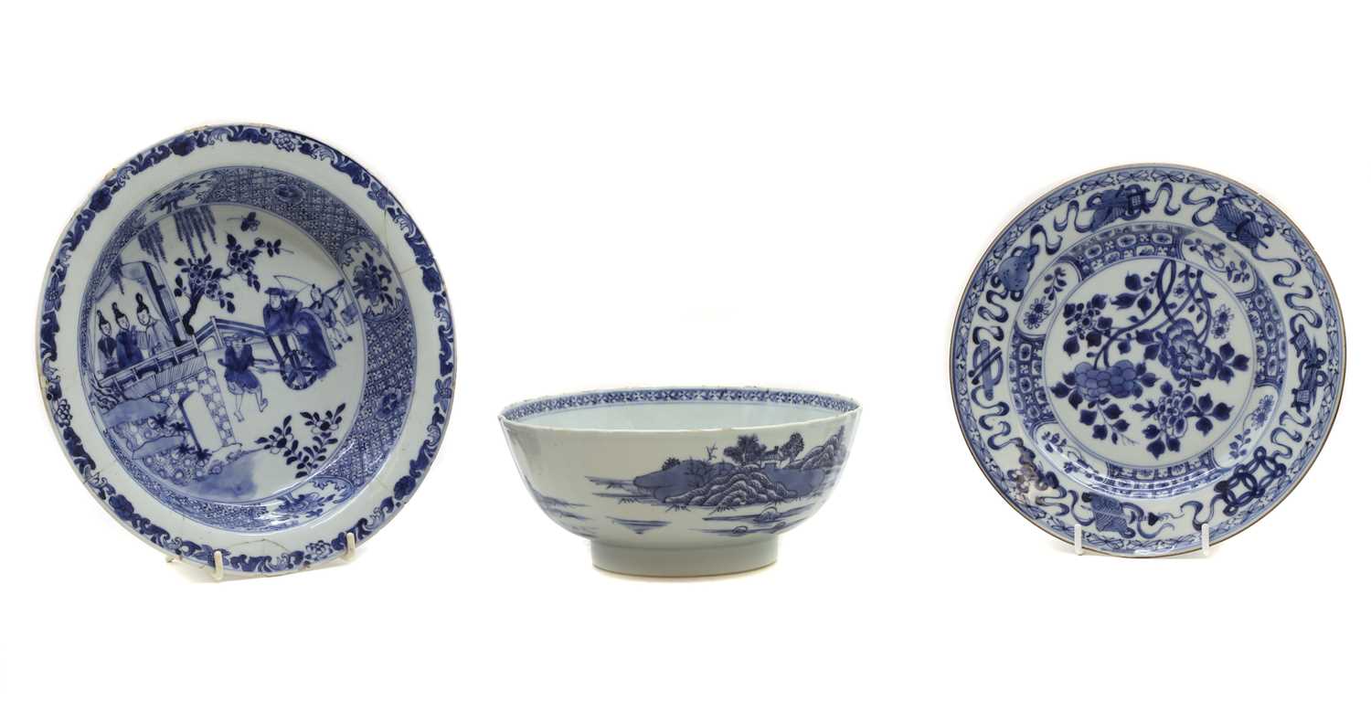 Lot 77 - A collection of Chinese blue and white porcelain