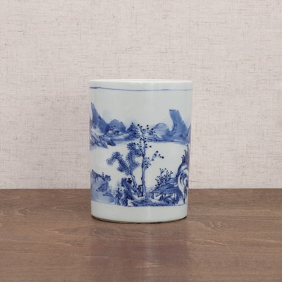 Lot 48 - A Chinese blue and white brush pot