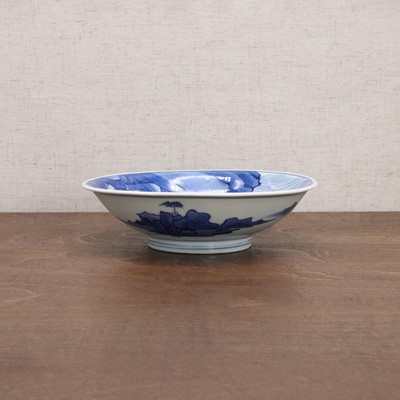 Lot 44 - A Chinese blue and white dish