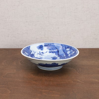 Lot 44 - A Chinese blue and white dish