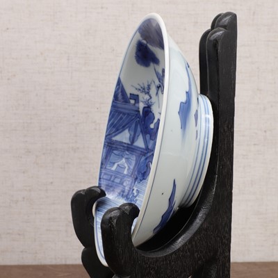 Lot 44 - A Chinese blue and white dish