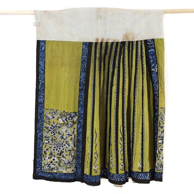 Lot 165 - A Chinese embroidered skirt