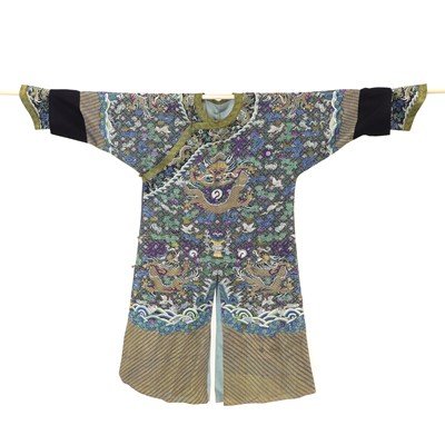 Lot 173 - A Chinese kesi dragon robe