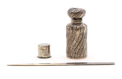 Lot 41 - A group of silver items