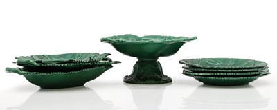 Lot 150 - A collection of earthenware cabbage plates