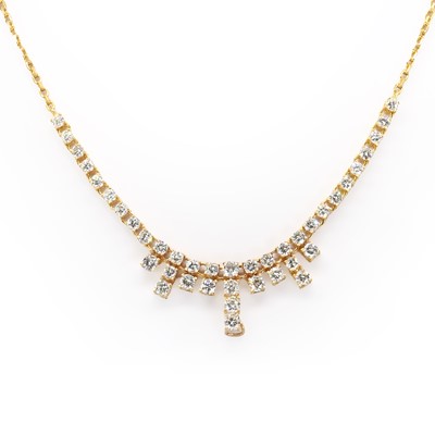 Lot 117 - A diamond fringe necklace