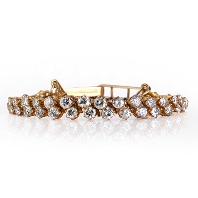 Lot 119 - A double row diamond bracelet