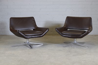 Lot 469 - A pair of 'Metropolitan ME84' lounge chairs