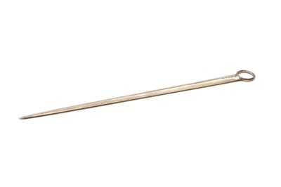 Lot 19 - A George III silver meat skewer