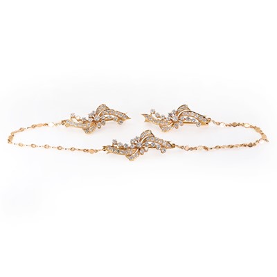 Lot 208 - A diamond Kerosang brooch