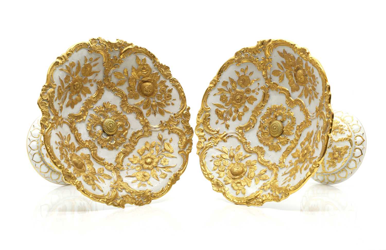 Lot 99 - A pair of Meissen porcelain comports