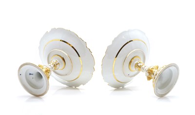 Lot 99 - A pair of Meissen porcelain comports
